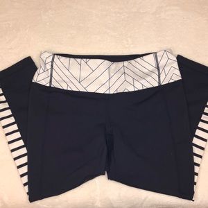 Athleta Capri Navy Blue Leggings